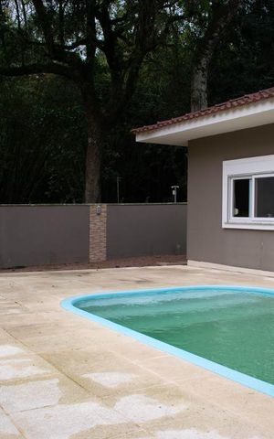 Casa de condomínio à venda com 213m², 4 quartos e 4 vagasPiscina