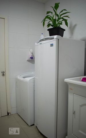 Casa de condomínio à venda com 213m², 4 quartos e 4 vagasCozinha