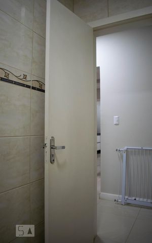 Casa de condomínio à venda com 213m², 4 quartos e 4 vagasBanheiro