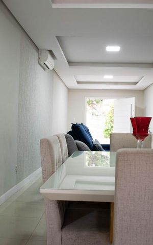 Casa de condomínio à venda com 213m², 4 quartos e 4 vagasSala de Estar