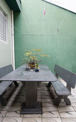 Casa à venda com 150m², 2 quartos e 2 vagas Casa à venda com 150m², 2 quartos e 2 vagasQuintal
