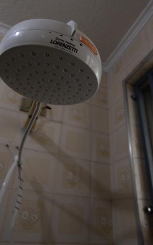Casa à venda com 150m², 2 quartos e 2 vagas Casa à venda com 150m², 2 quartos e 2 vagasBanheiro Social - Chuveiro