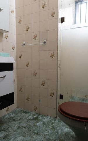 Casa à venda com 150m², 2 quartos e 2 vagas Casa à venda com 150m², 2 quartos e 2 vagasBanheiro da Suíte
