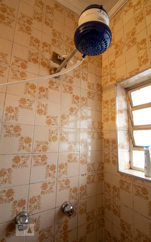 Casa à venda com 196m², 4 quartos e 2 vagasBanheiro da Suíte