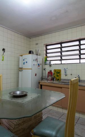 Casa à venda com 196m², 4 quartos e 2 vagasCozinha