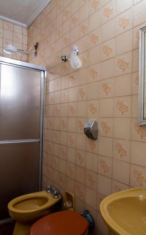 Casa à venda com 196m², 4 quartos e 2 vagasBanheiro Social