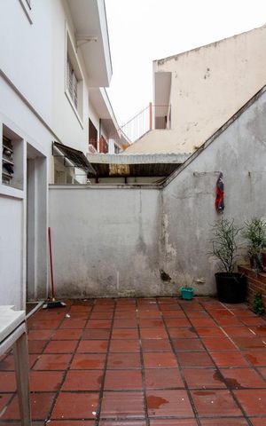 Casa à venda com 196m², 4 quartos e 2 vagasQuintal