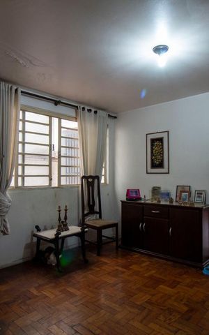 Casa à venda com 196m², 4 quartos e 2 vagasSala