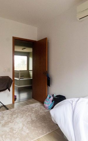 Casa de condomínio à venda com 252m², 4 quartos e 2 vagas Casa de condomínio à venda com 252m², 4 quartos e 2 vagasQuarto 2