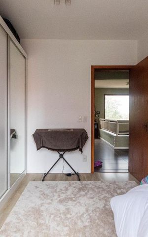 Casa de condomínio à venda com 252m², 4 quartos e 2 vagas Casa de condomínio à venda com 252m², 4 quartos e 2 vagasQuarto 2