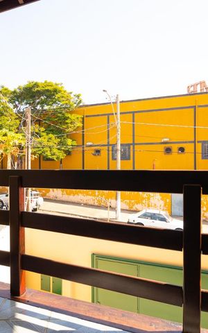 Casa à venda com 247m², 5 quartos e 3 vagas Casa à venda com 247m², 5 quartos e 3 vagasSacada do Quarto 01