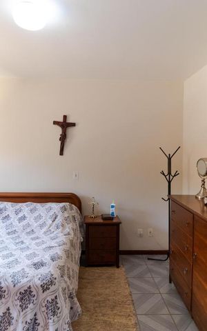 Casa à venda com 247m², 5 quartos e 3 vagas Casa à venda com 247m², 5 quartos e 3 vagasSuíte