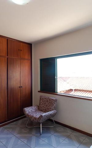 Casa à venda com 247m², 5 quartos e 3 vagas Casa à venda com 247m², 5 quartos e 3 vagasQuarto 02