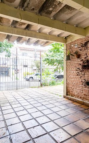 Casa à venda com 250m², 5 quartos e 3 vagas Casa à venda com 250m², 5 quartos e 3 vagasGaragem