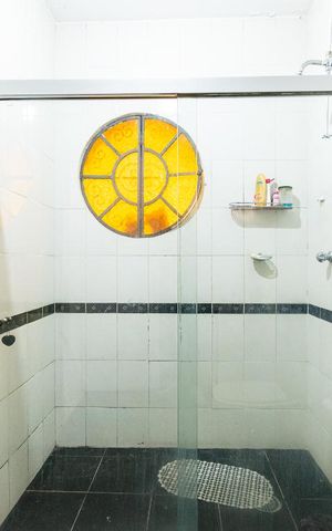 Casa à venda com 250m², 5 quartos e 3 vagas Casa à venda com 250m², 5 quartos e 3 vagasBanheiro