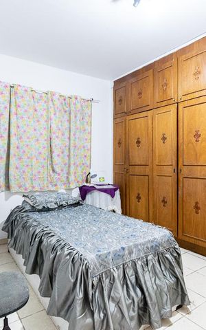 Casa à venda com 250m², 5 quartos e 3 vagas Casa à venda com 250m², 5 quartos e 3 vagasQuarto 3