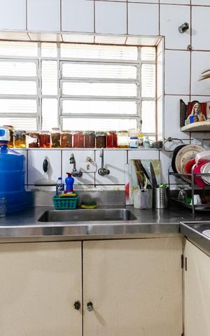 Casa à venda com 250m², 5 quartos e 3 vagas Casa à venda com 250m², 5 quartos e 3 vagasCozinha