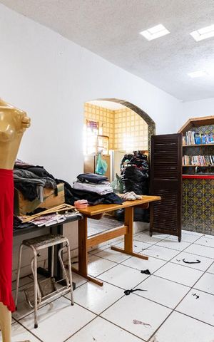 Casa à venda com 250m², 5 quartos e 3 vagas Casa à venda com 250m², 5 quartos e 3 vagasEdícula