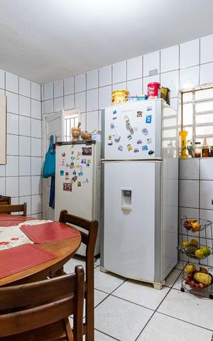 Casa à venda com 250m², 5 quartos e 3 vagas Casa à venda com 250m², 5 quartos e 3 vagasCozinha