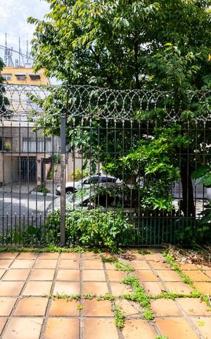 Casa à venda com 250m², 5 quartos e 3 vagas Casa à venda com 250m², 5 quartos e 3 vagasVista da Sala
