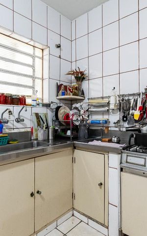 Casa à venda com 250m², 5 quartos e 3 vagas Casa à venda com 250m², 5 quartos e 3 vagasCozinha