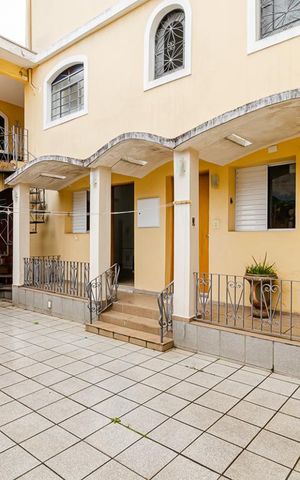 Casa à venda com 450m², 6 quartos e 4 vagas Casa à venda com 450m², 6 quartos e 4 vagasQuintal do Andar inferior