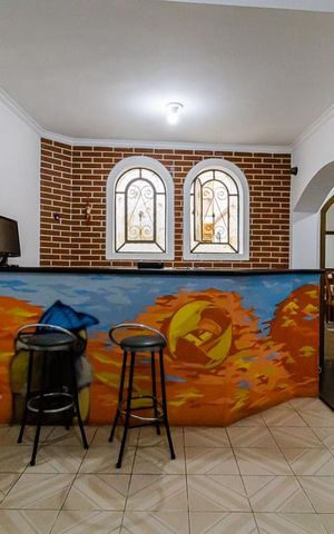 Casa à venda com 450m², 6 quartos e 4 vagas Casa à venda com 450m², 6 quartos e 4 vagasEntrada