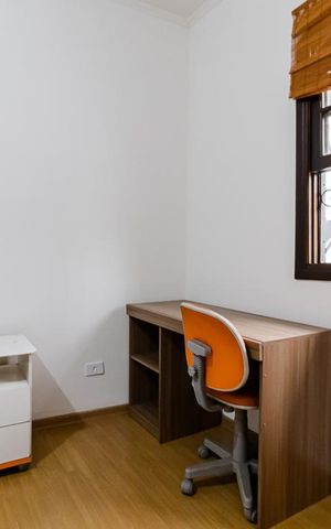 Casa à venda com 450m², 6 quartos e 4 vagas Casa à venda com 450m², 6 quartos e 4 vagasQuarto 1 andar superior