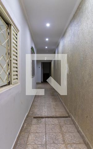 Casa para alugar com 70m², 1 quarto e sem vaga Casa para alugar com 70m², 1 quarto e sem vagaCorredor