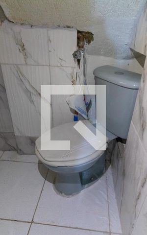 Casa para alugar com 70m², 1 quarto e sem vaga Casa para alugar com 70m², 1 quarto e sem vagaBanheiro