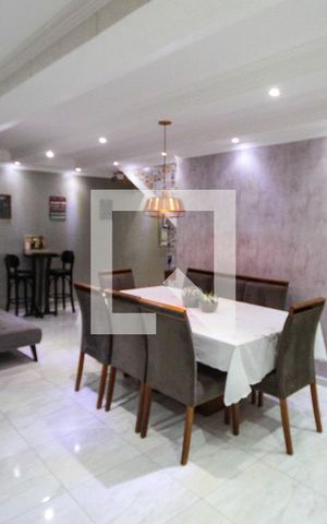 Casa à venda com 257m², 3 quartos e 4 vagas Casa à venda com 257m², 3 quartos e 4 vagasSala de jantar e Cozinha