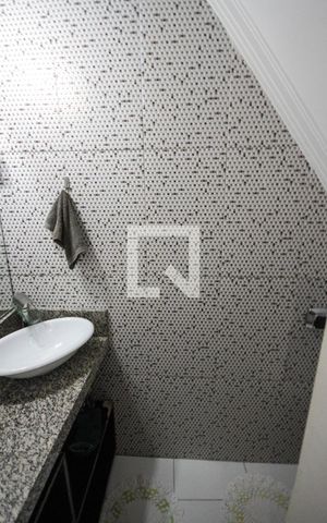 Casa à venda com 257m², 3 quartos e 4 vagas Casa à venda com 257m², 3 quartos e 4 vagasBanheiro de Serviço