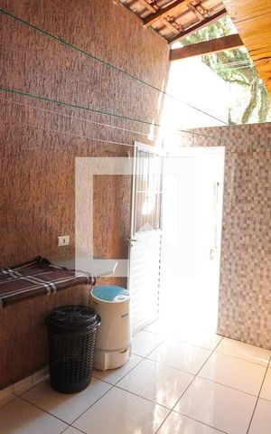 Casa à venda com 257m², 3 quartos e 4 vagas Casa à venda com 257m², 3 quartos e 4 vagasÁrea de Serviço 2