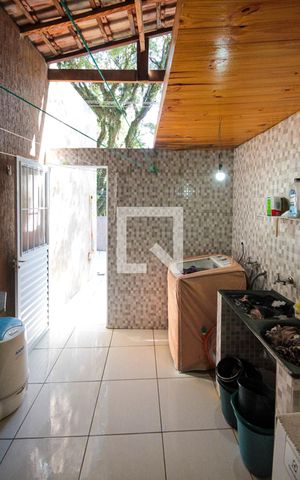 Casa à venda com 257m², 3 quartos e 4 vagas Casa à venda com 257m², 3 quartos e 4 vagasÁrea de Serviço 2