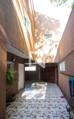 Casa à venda com 257m², 3 quartos e 4 vagas Casa à venda com 257m², 3 quartos e 4 vagasQuintal