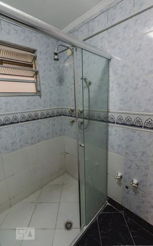 Apartamento para alugar com 105m², 2 quartos e sem vagaBanheiro