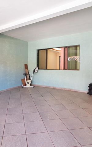 Casa à venda com 273m², 4 quartos e 2 vagasGaragem