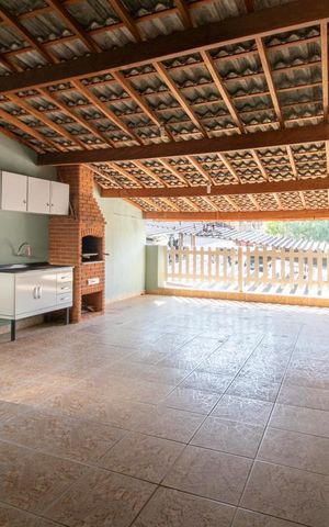 Casa à venda com 273m², 4 quartos e 2 vagasChurrasqueira