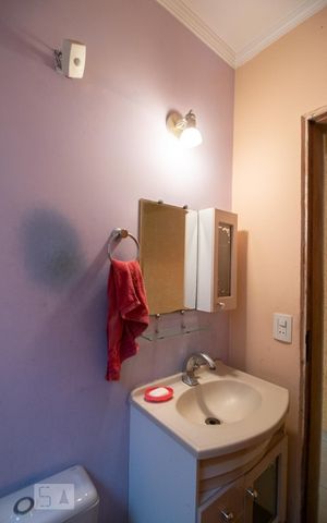 Casa à venda com 273m², 4 quartos e 2 vagasBanheiro 1