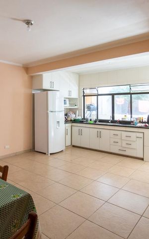 Casa à venda com 273m², 4 quartos e 2 vagasCozinha