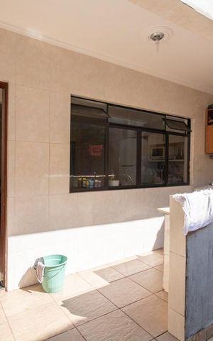 Casa à venda com 273m², 4 quartos e 2 vagasÁrea de Serviço