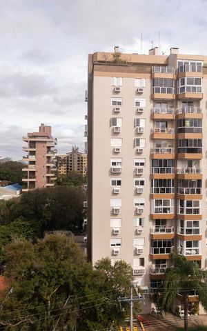 Apartamento à venda com 260m², 3 quartos e 2 vagas Apartamento à venda com 260m², 3 quartos e 2 vagasVista