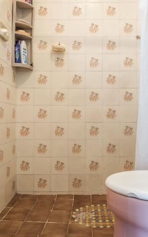 Casa à venda com 250m², 2 quartos e 1 vagaBanheiro