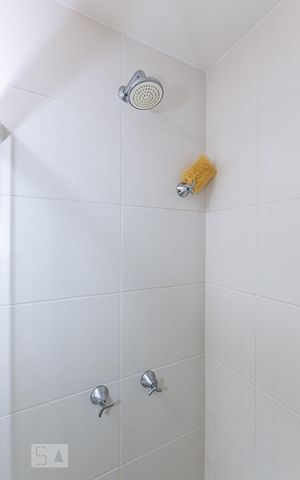 Apartamento à venda com 200m², 3 quartos e 2 vagas Apartamento à venda com 200m², 3 quartos e 2 vagasBanheiro da Suíte