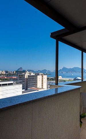 Apartamento à venda com 200m², 3 quartos e 2 vagas Apartamento à venda com 200m², 3 quartos e 2 vagasVaranda da Suite