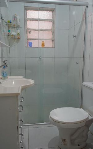 Casa à venda com 140m², 4 quartos e 4 vagasSuite - Banheiro