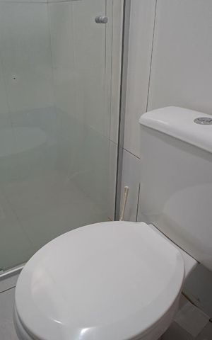 Casa à venda com 140m², 4 quartos e 4 vagasSuite - Banheiro
