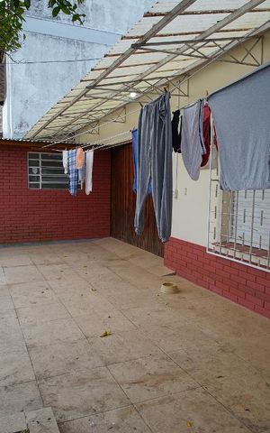 Casa à venda com 140m², 4 quartos e 4 vagasPátio