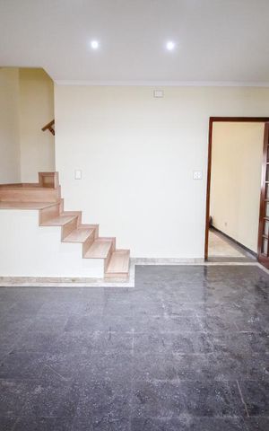 Casa à venda com 131m², 3 quartos e 2 vagasCopa