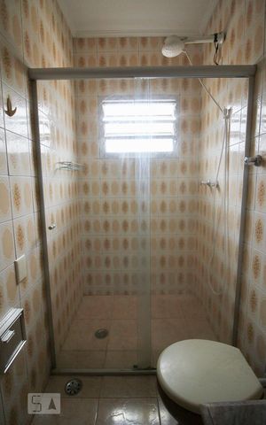 Casa à venda com 131m², 3 quartos e 2 vagasBanheiro